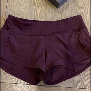 Lulu Lemon Hotty Hot 2.5 shorts